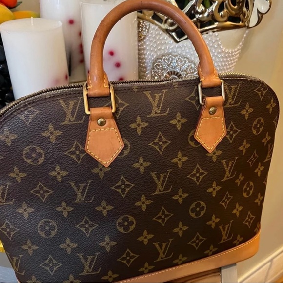 Authentic Louis Vuitton Alma bag - Picture 14 of 16